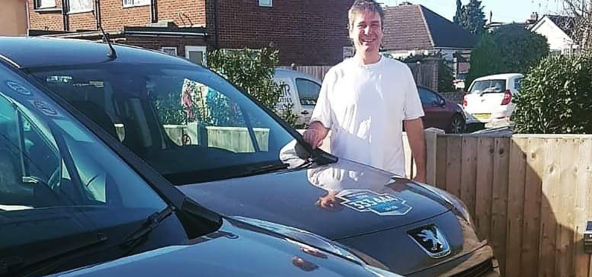 Southend taxi co-op launches operations in neighbouring Rochford - Co
